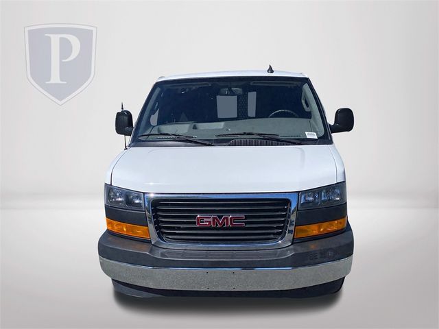 2021 GMC Savana Base