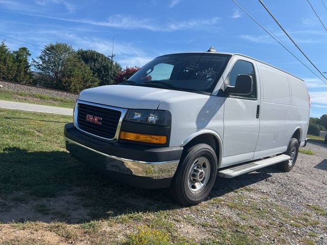 2021 GMC Savana Base