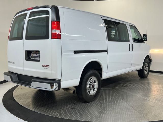 2021 GMC Savana Base