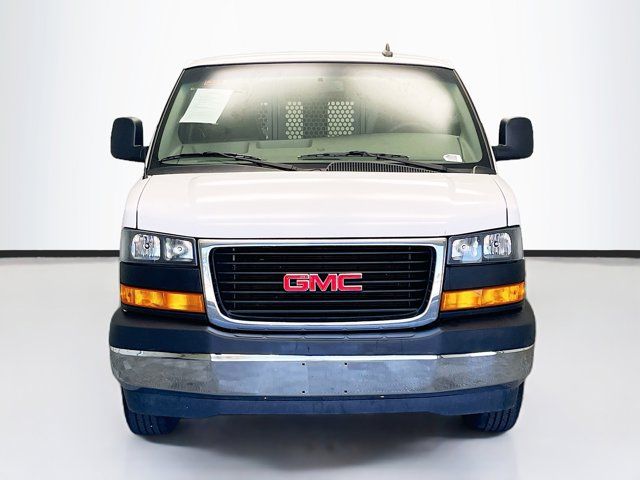 2021 GMC Savana Base