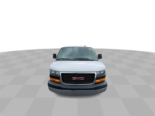 2021 GMC Savana Base