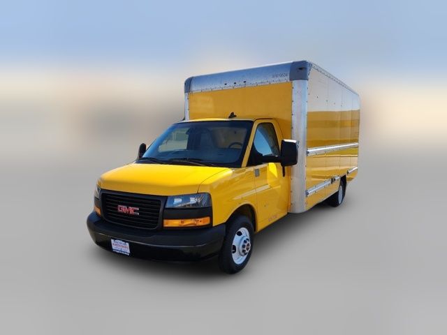 2021 GMC Savana Base
