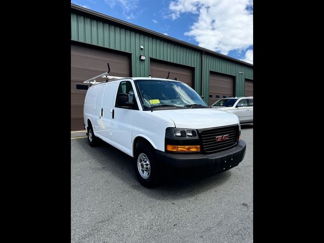 2021 GMC Savana Base