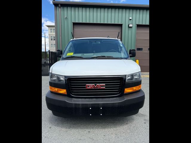 2021 GMC Savana Base