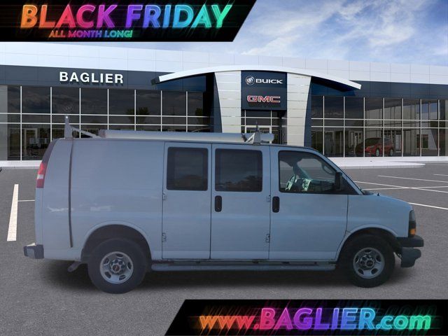 2021 GMC Savana Base