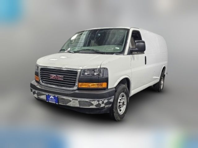 2021 GMC Savana Base