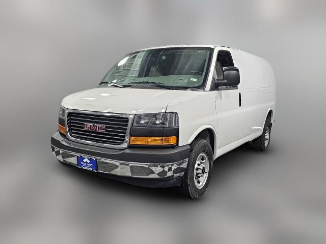 2021 GMC Savana Base