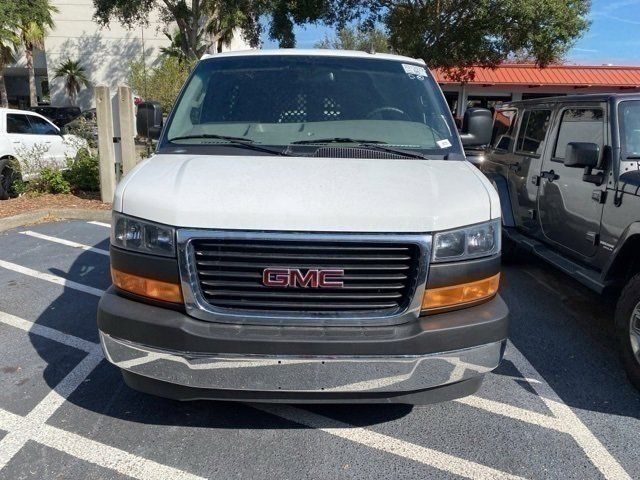 2021 GMC Savana Base