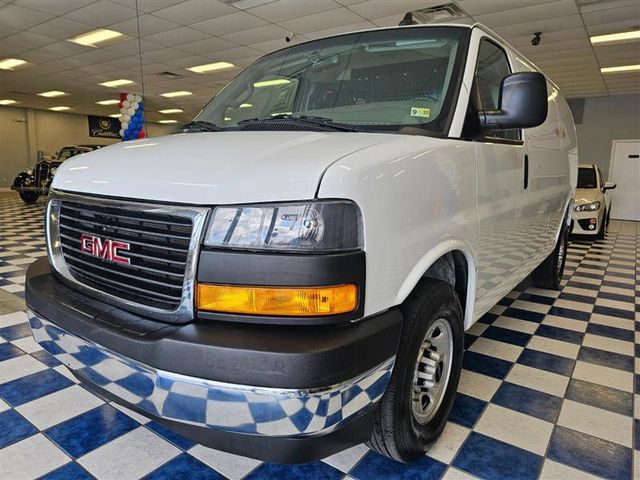 2021 GMC Savana Base