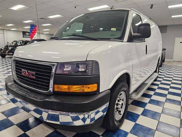 2021 GMC Savana Base