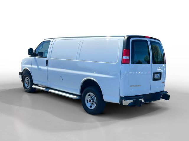 2021 GMC Savana Base