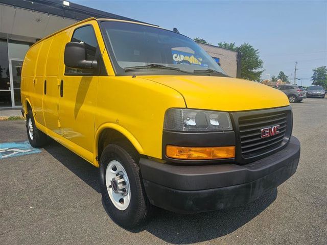 2021 GMC Savana Base