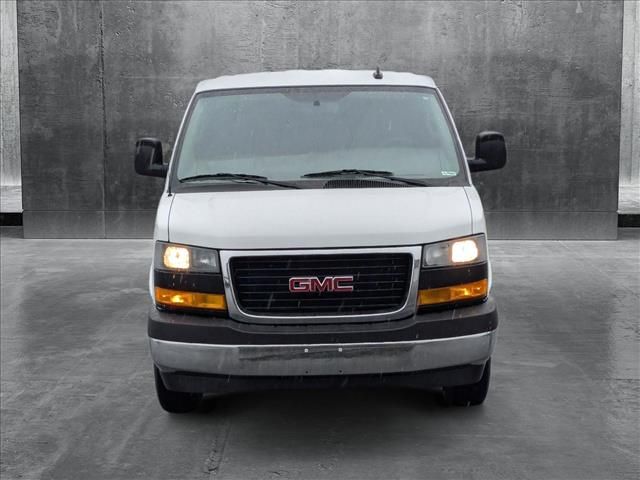 2021 GMC Savana Base