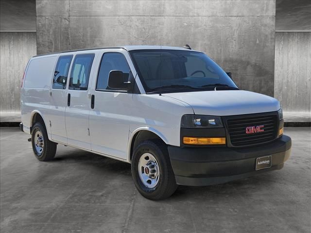 2021 GMC Savana Base