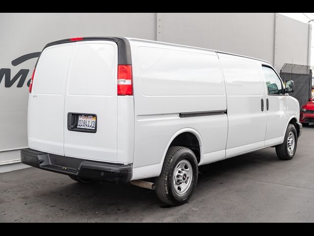 2021 GMC Savana Base