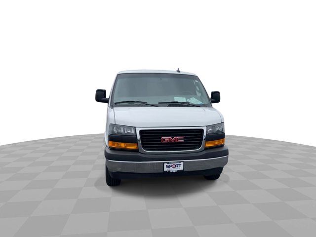 2021 GMC Savana Base