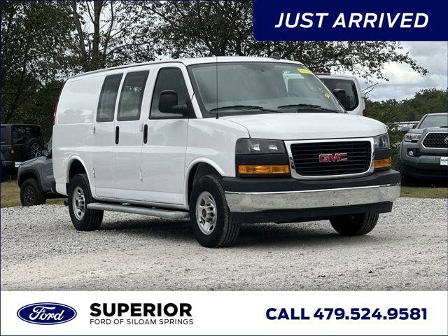 2021 GMC Savana Base