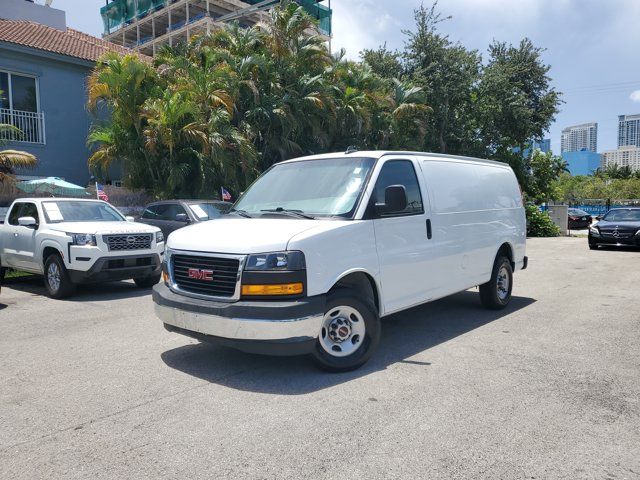 2021 GMC Savana Base