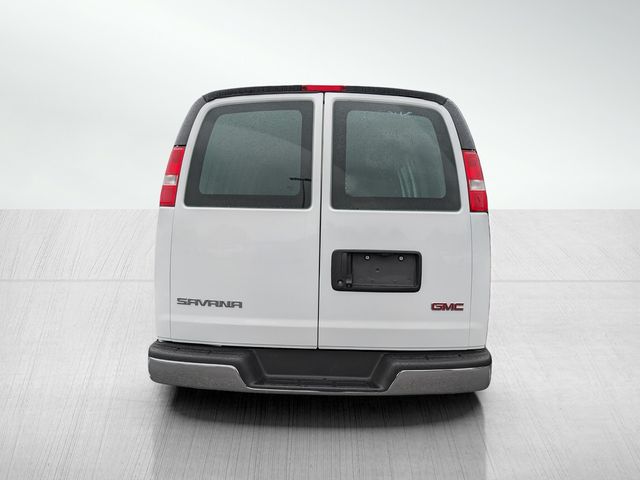 2021 GMC Savana Base