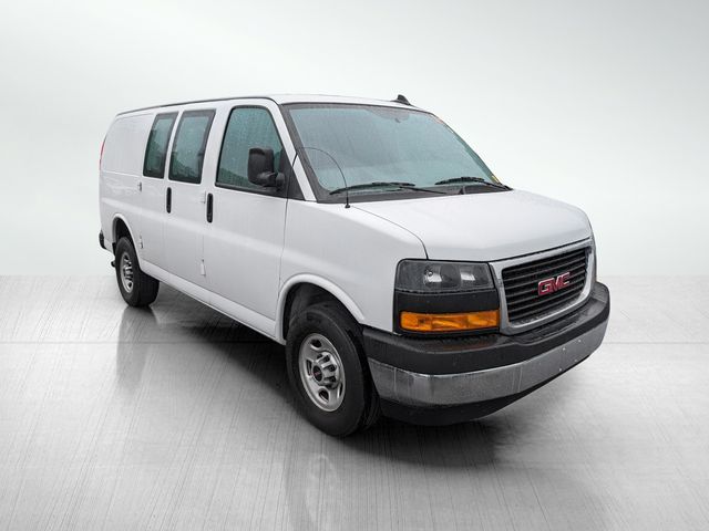 2021 GMC Savana Base