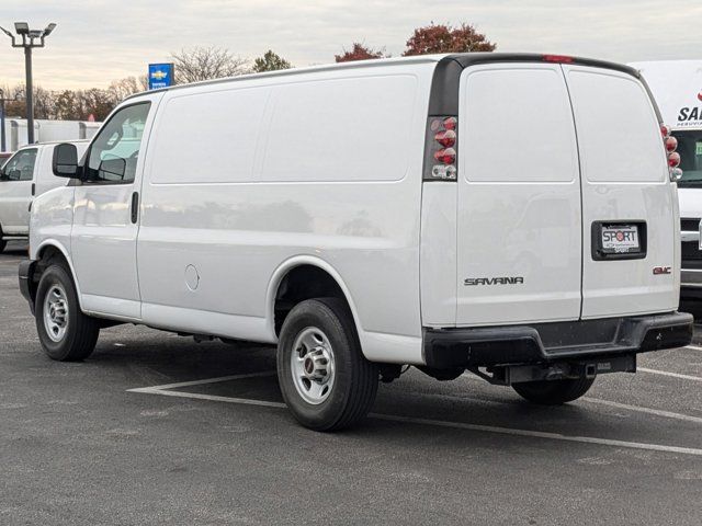 2021 GMC Savana Base