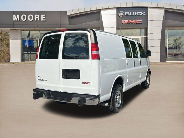 2021 GMC Savana Base