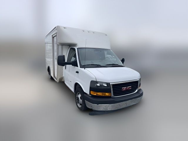 2021 GMC Savana Base