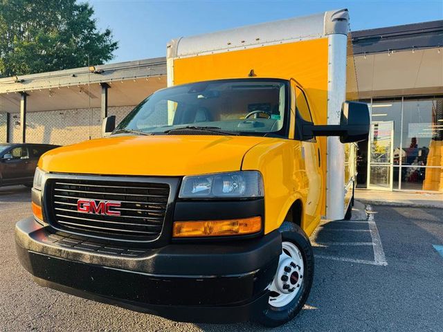 2021 GMC Savana Base