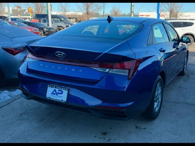 2021 Hyundai Elantra SE