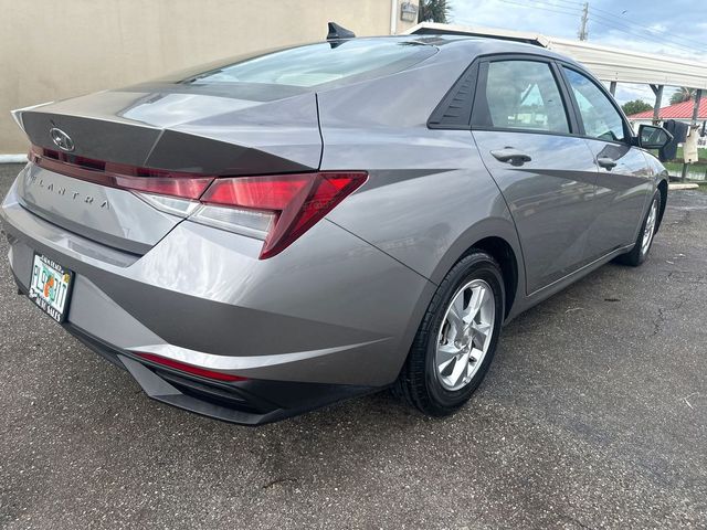 2021 Hyundai Elantra SE