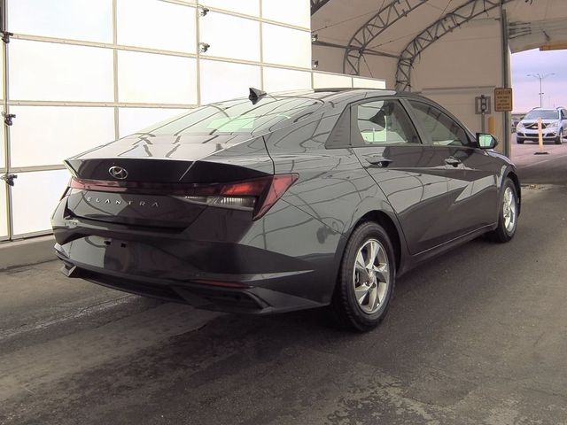 2021 Hyundai Elantra SE