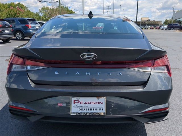 2021 Hyundai Elantra SE