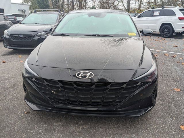 2021 Hyundai Elantra SE