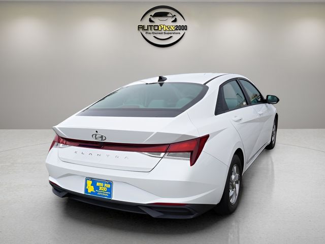 2021 Hyundai Elantra SE