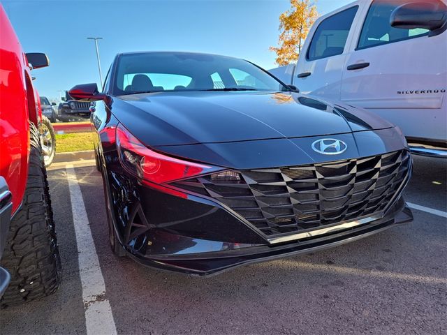 2021 Hyundai Elantra SE