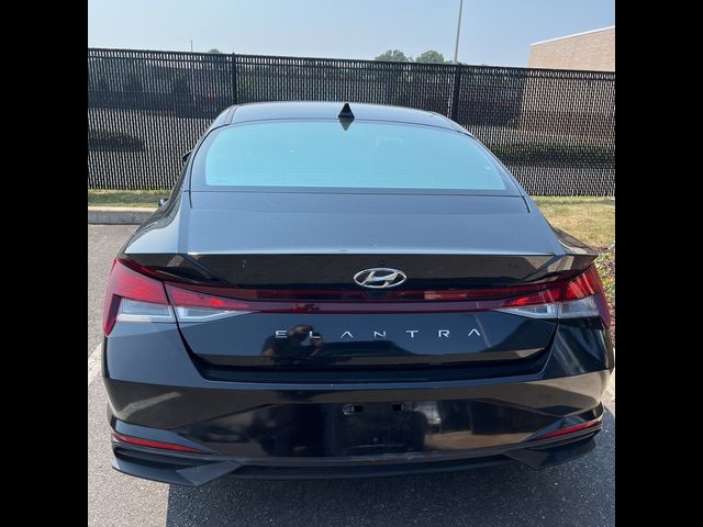 2021 Hyundai Elantra SE