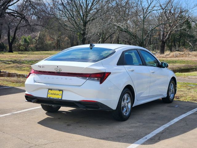 2021 Hyundai Elantra SE