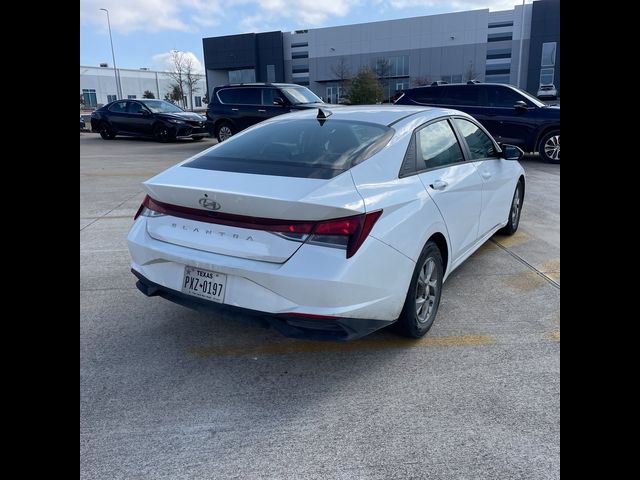 2021 Hyundai Elantra SE