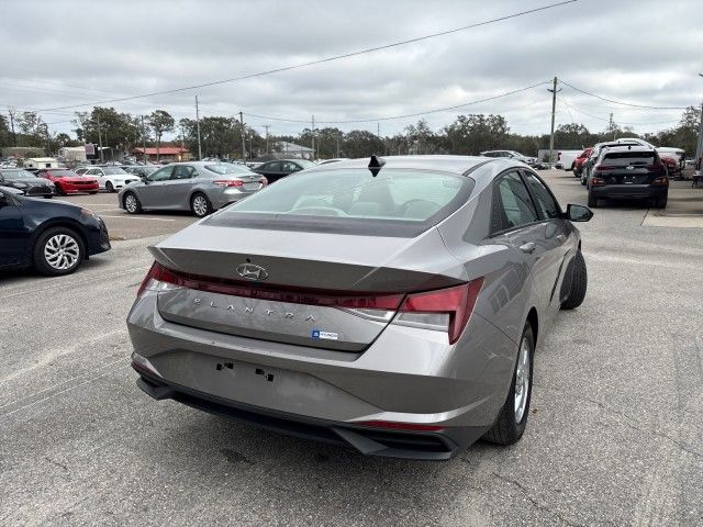 2021 Hyundai Elantra SE