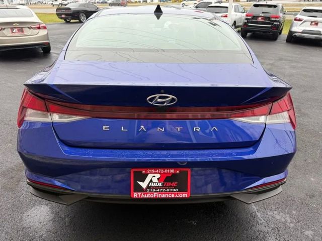 2021 Hyundai Elantra SE