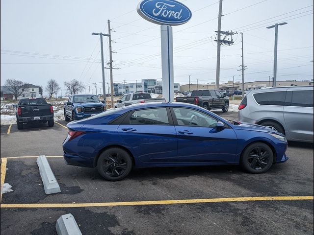 2021 Hyundai Elantra SE