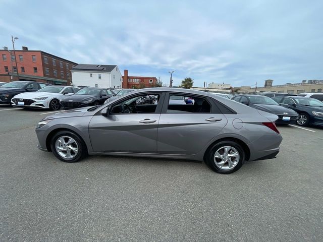 2021 Hyundai Elantra SE