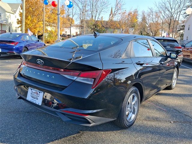 2021 Hyundai Elantra SE