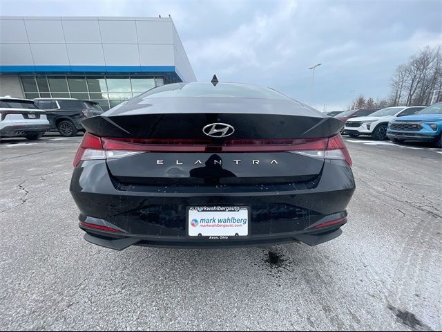 2021 Hyundai Elantra SE