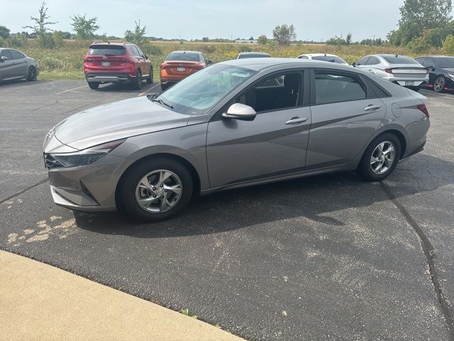 2021 Hyundai Elantra SE