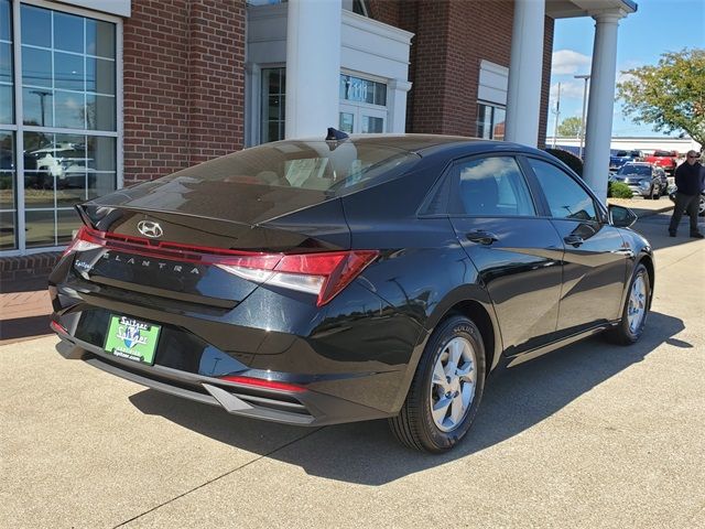 2021 Hyundai Elantra SE