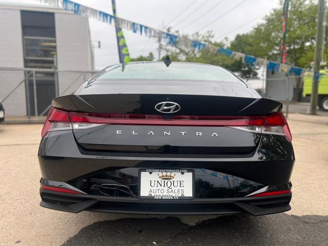 2021 Hyundai Elantra SE