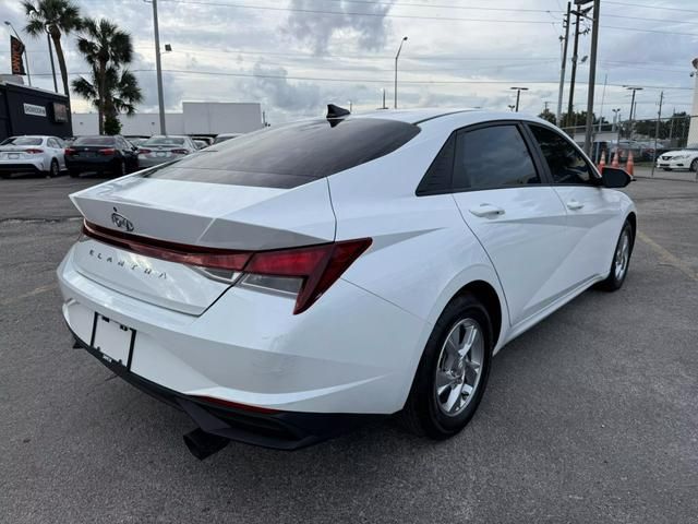 2021 Hyundai Elantra SE