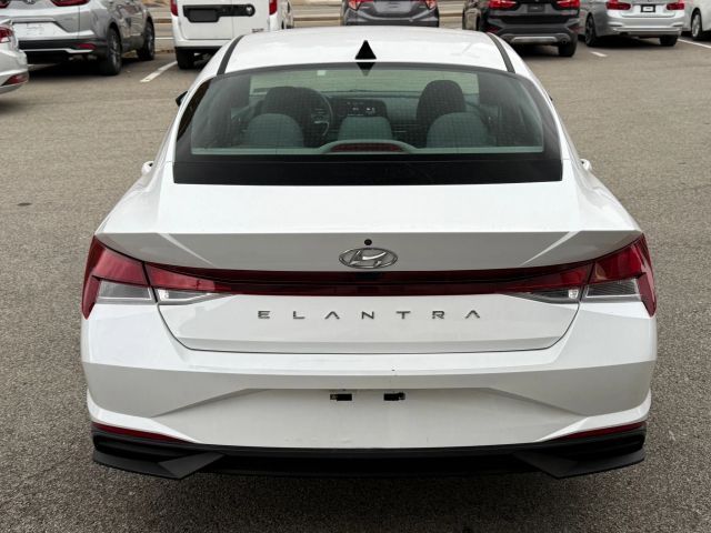2021 Hyundai Elantra SE