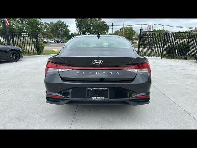 2021 Hyundai Elantra SE